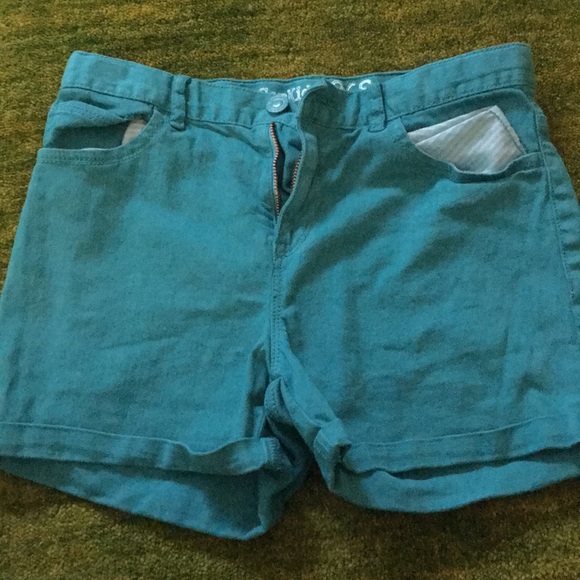 2 shorts - Picture 3 of 3